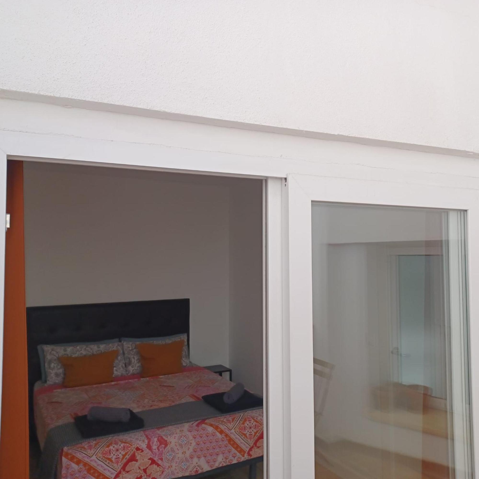 Picasso'S Neighbor Apartment Malaga Luaran gambar